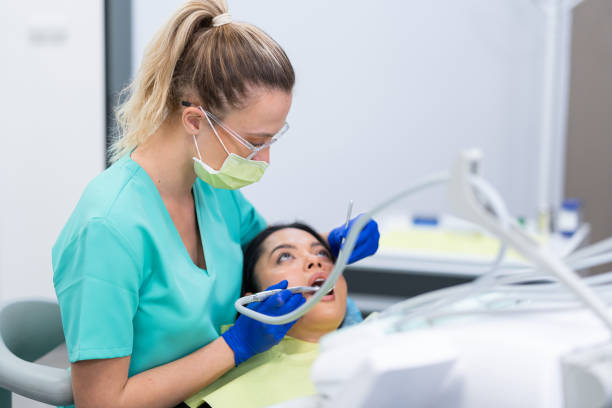 Best Emergency Dental Extractions in Lake Helen, FL